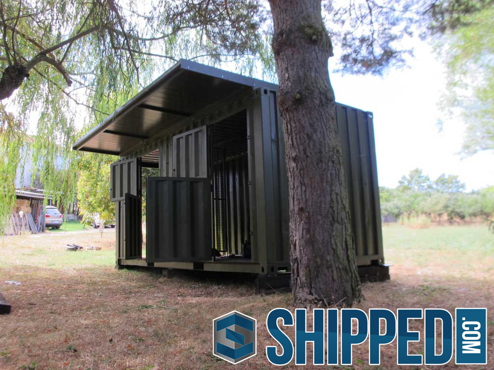 shipping-container-horse-stable-1
