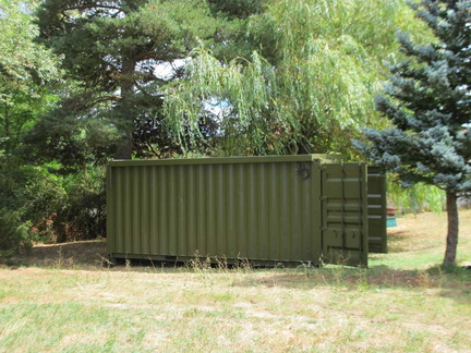 shipping-container-horse-stable-2