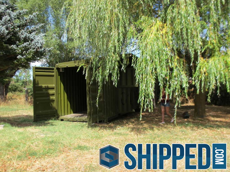 shipping-container-horse-stable-3