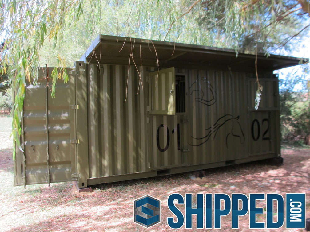 shipping-container-horse-stable-4