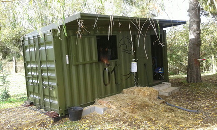 shipping-container-horse-stable-9