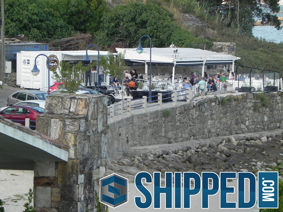 Sinas-Shipping-Container-Beach-Bar-6