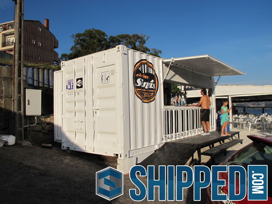 Sinas-Shipping-Container-Beach-Bar-8