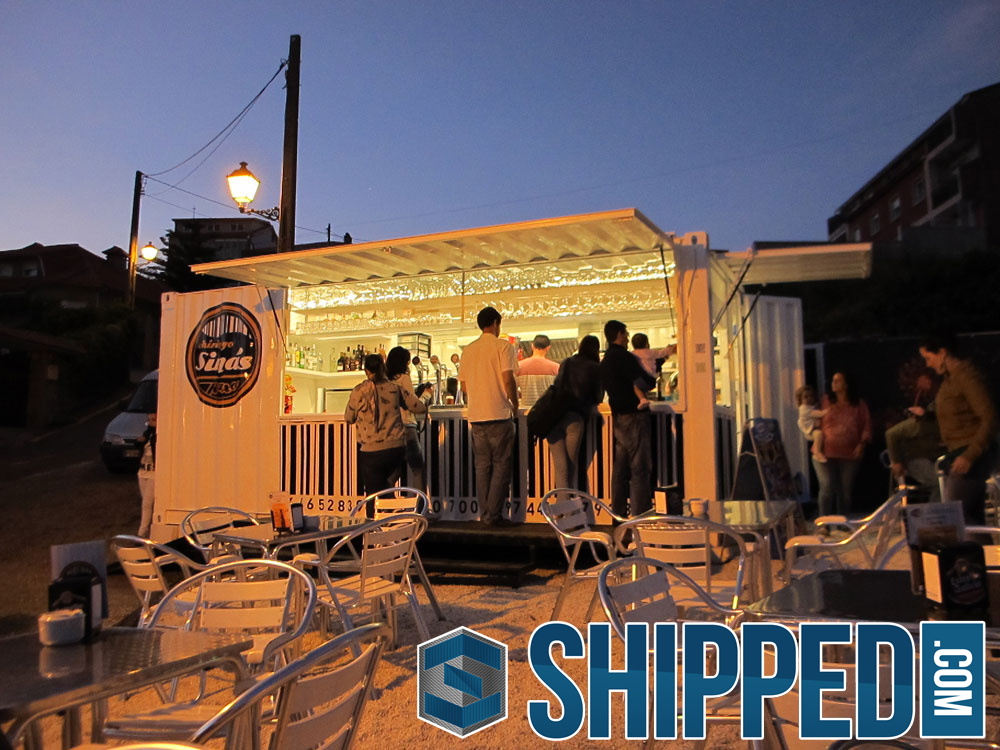 Sinas-Shipping-Container-Beach-Bar-11