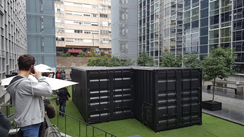 shipping-container-clothing-store-8.jpg