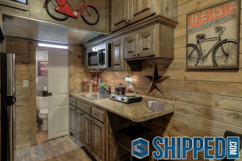 lone-star-shipping-container-home-4