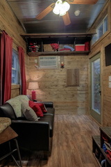 lone-star-shipping-container-home-10